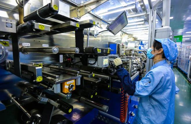 超威集團(tuán) 二十年磨一劍，以新材料研發(fā)引領(lǐng)全球儲(chǔ)能新時(shí)代